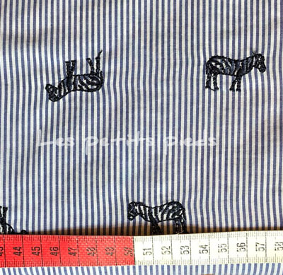Baumwolle - Streifen Zebra bestickt blau / weiss