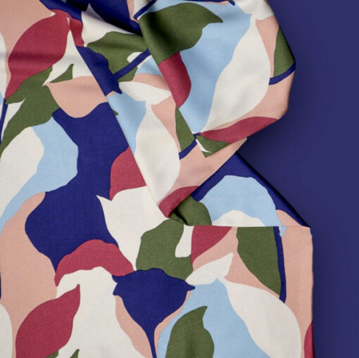 Ecovero Viskose - Webware - "Bouquet Leia Crepe" Mind the maker - kobaltblau / rose / khaki