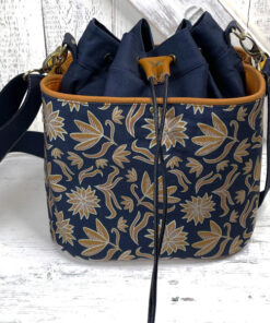 Baumwollcanvas - "Retro Flowers by Emjo Design" - blau / senf